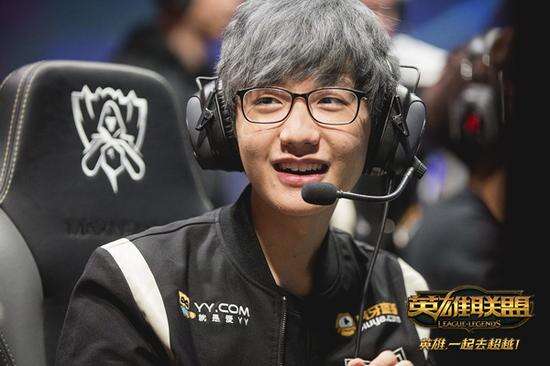 持高度集中 持高度集中