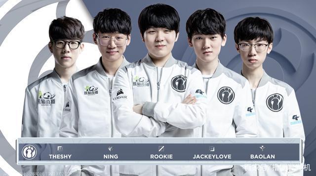 两位动作巨 两位动作巨